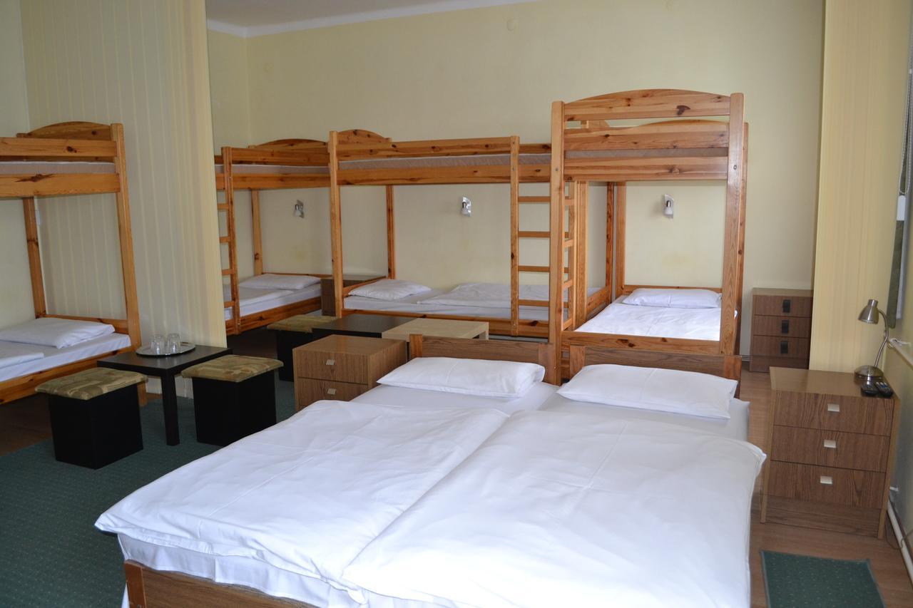 Lokomotiv Motel Эгер Экстерьер фото