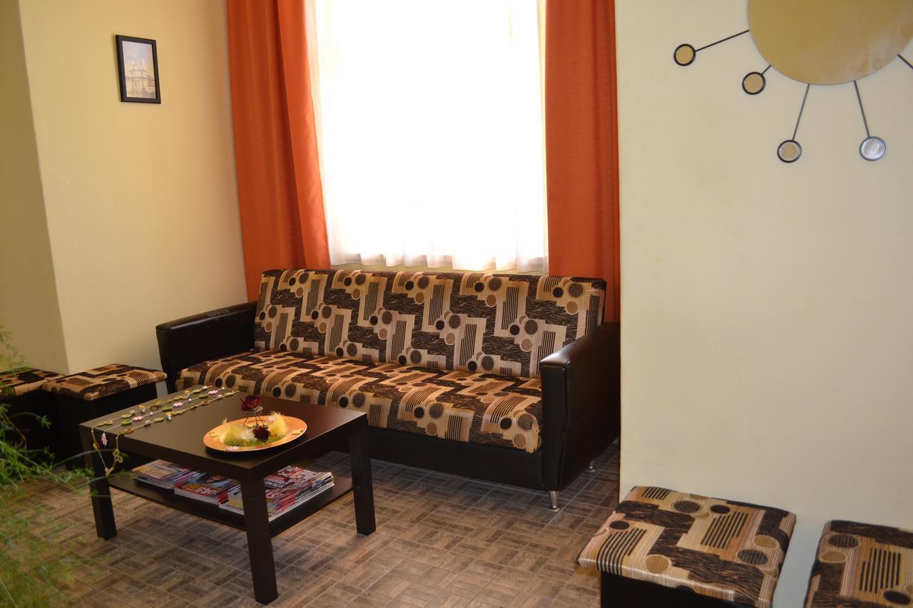 Lokomotiv Motel Эгер Экстерьер фото